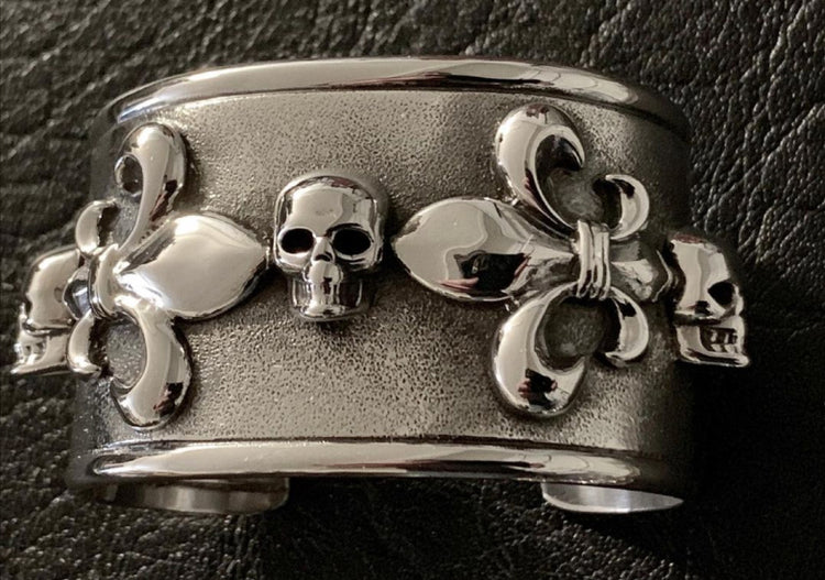 BRACELETS & CUFFS